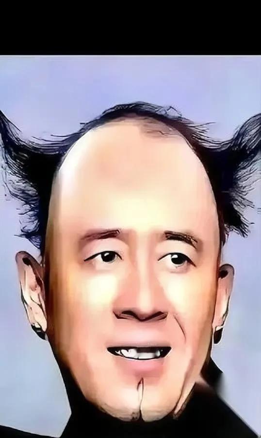 杨坤自己都傻了——沈阳演唱会灯一亮，台下空座晃得人眼酸，唱到《无所谓》副歌，