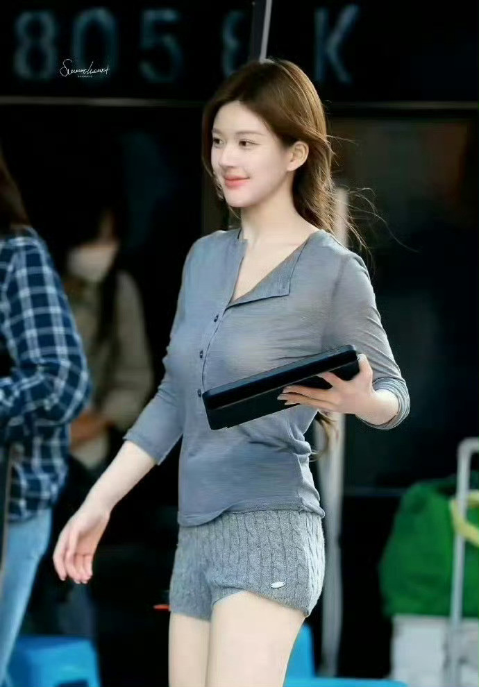 哪个天才设计师想出来的毛线短裤设计