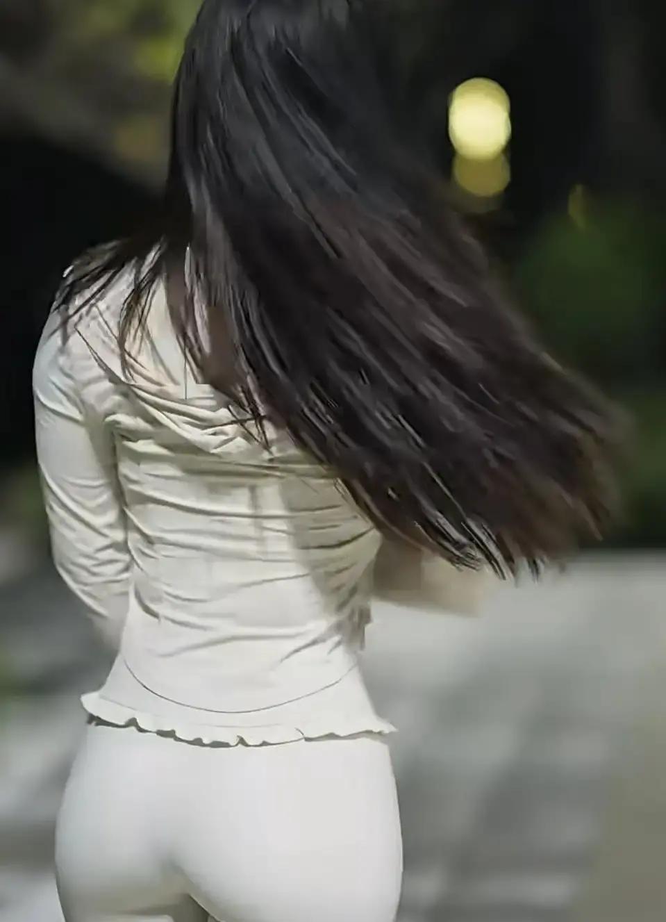 刷到个离谱事。一女的被医院误诊乳腺癌，当场崩溃，觉得命都快没了，先刷信用卡提了