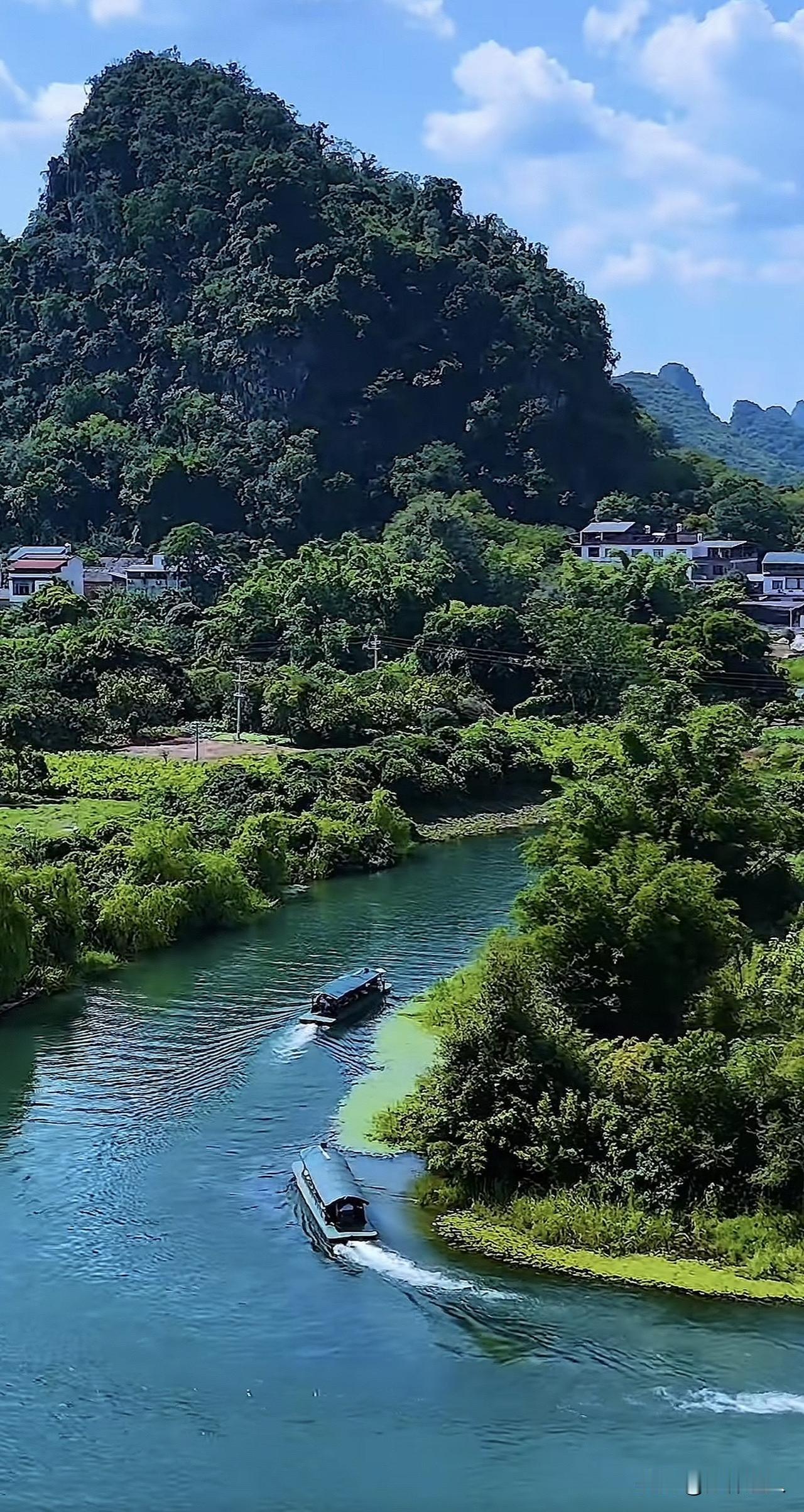 这个年代有负债很正常，不要过于焦虑。经济下行的大环境，兜里没钱太正常了，哪怕