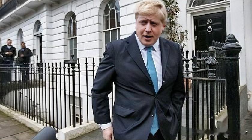 不得不说，英国前首相约翰逊终于清醒了一回！近日，约翰逊在接受基辅独立报采访时谈