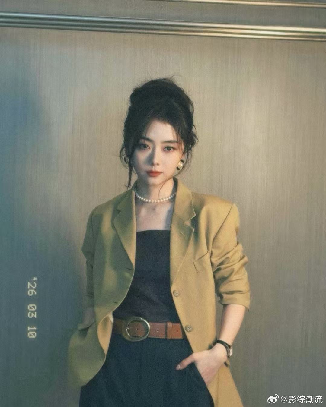 谭松韵复古live图谁被谭松韵的港风造型美到了，live图里状态超好，复古红唇