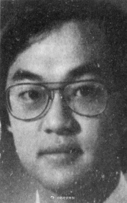 这是真事儿……GarryHoy，华裔加拿大律师。他习惯在他的实习律师面前，用身