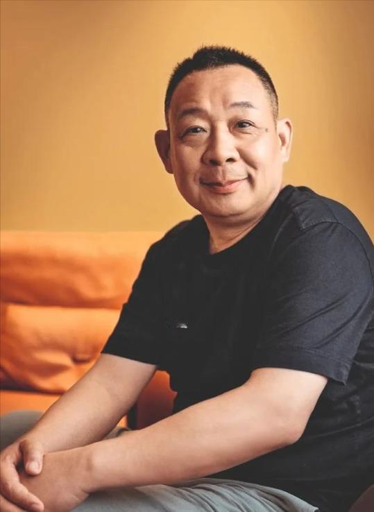 要不说于东来能赚大钱呢？他做事是真的很随性，让人感觉很舒服！近日，老于自驾现