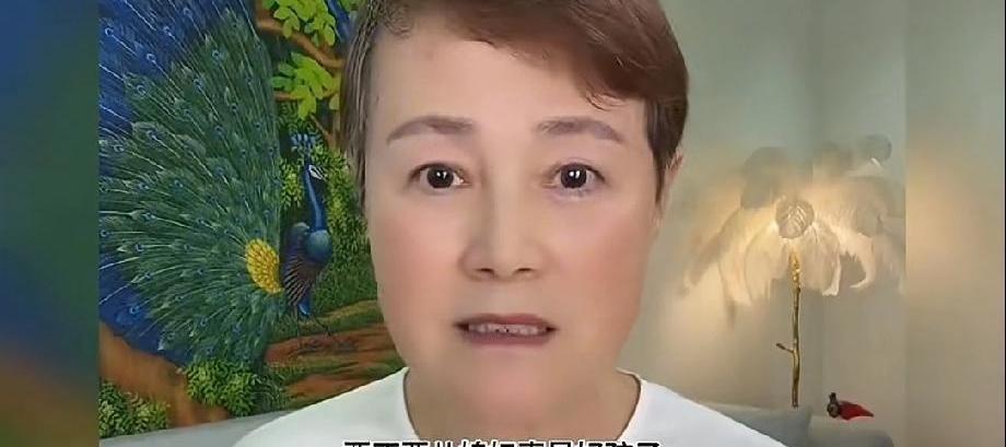 满心欢喜请儿子儿媳吃饭，结果一盆冷水从头浇到脚。儿媳妇张口就是一声“阿姨”，直