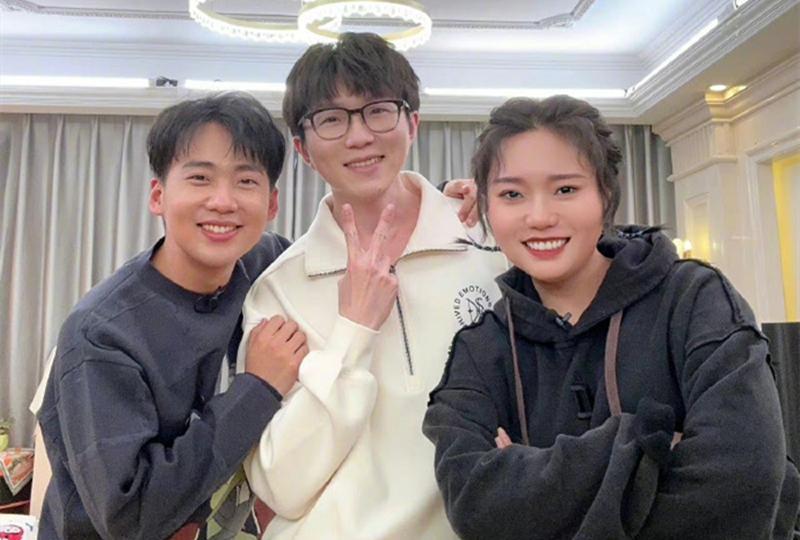 德云社演员和李雪琴的关系，那是非常好的。李雪琴和毛不易的《毛血旺》，郭麒麟、栾云