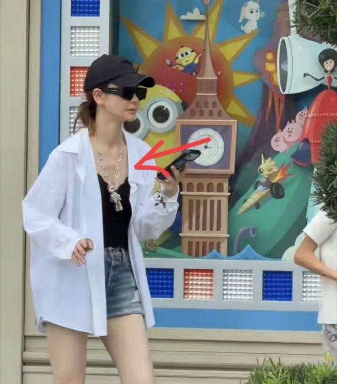 戚薇瘦成排骨胸11岁女儿大变样3岁儿子正脸曝光像妈李承铉只带娃​​​