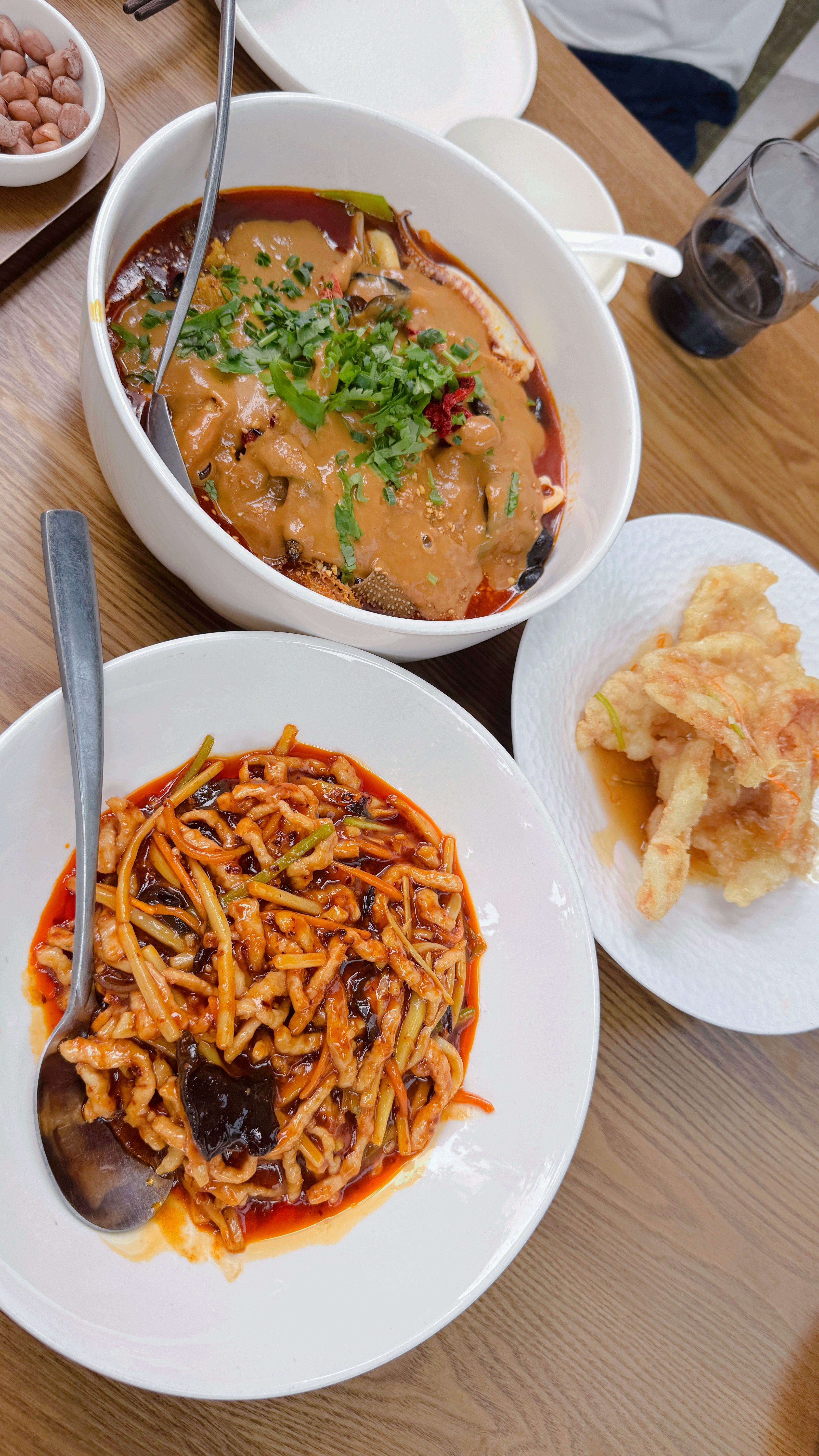 午饭又来老地方了…他家的鱼香肉丝必点[鼓掌]​​​