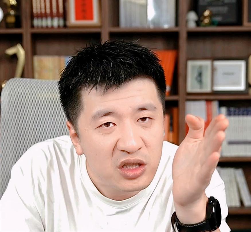 女儿高考656分就是听了张雪峰建议报考了国际一流大学武汉大学，感觉张雪峰讲的一些