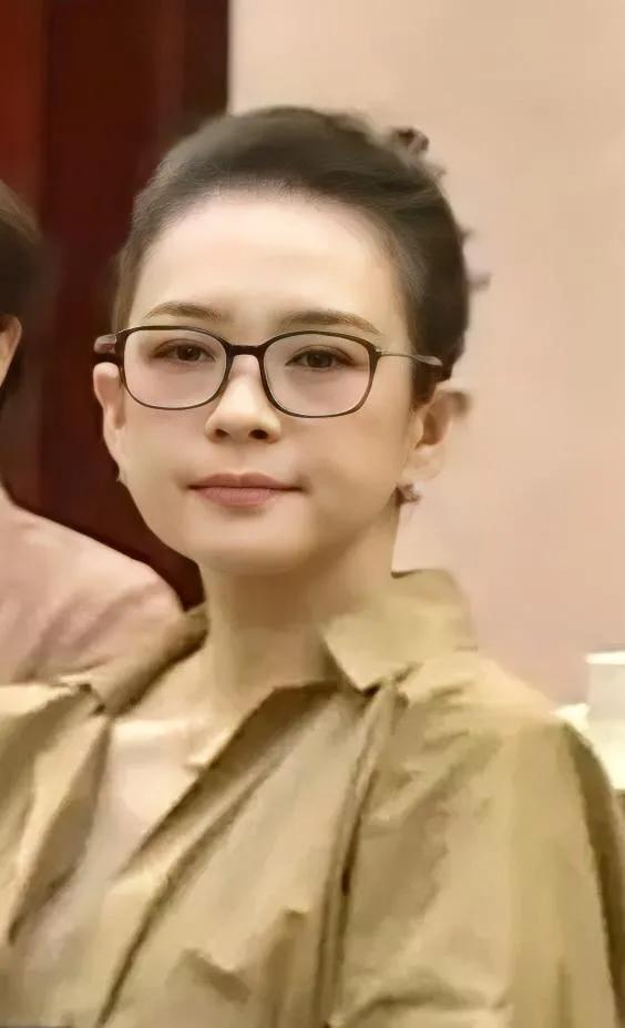 震惊我一脸！这可是央视镜头啊，章子怡还像个小姑娘似的，一点儿都看不出年龄！