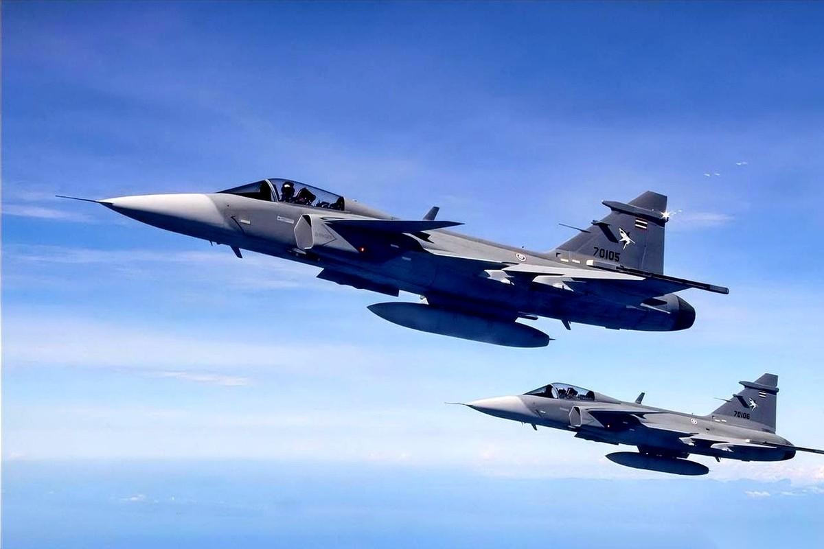 柬埔寨说，不打了。这话听着是有点软，但你告诉我这仗怎么打？人家的F-16战斗