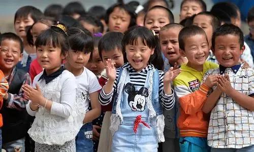 #公办幼儿园3年保教费均免除还要多久#幼儿园大班保教费免了，这是第一步！良好