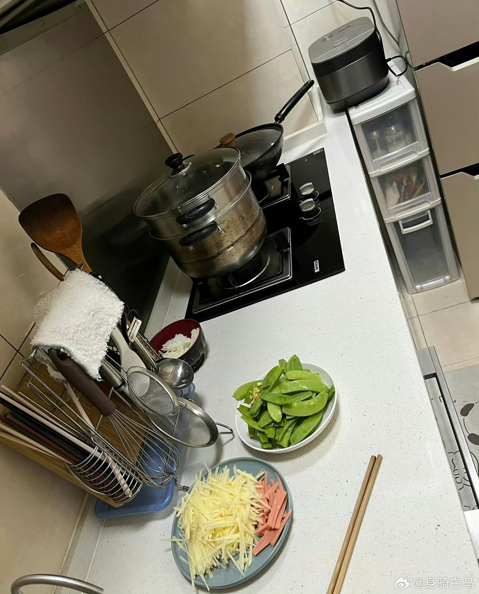 育儿嫂做这个菜一个小时算摸鱼吗我上班简直在乱摸鱼