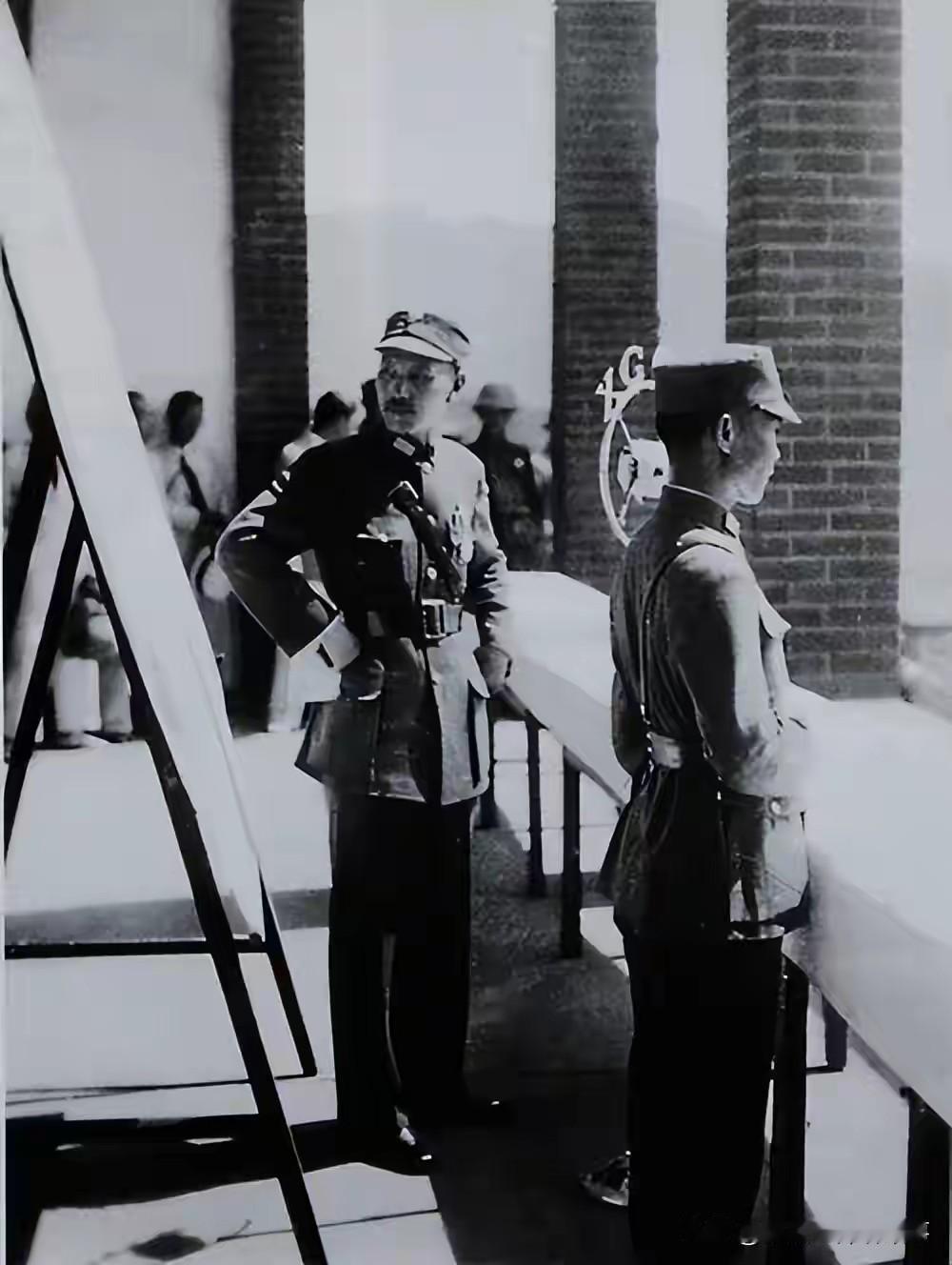 蒋介石在国民政府中任用了多少亲戚担任要职？蒋介石当然是任人唯亲了，除了重用黄埔