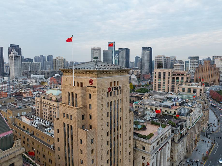 外资巨头们终于发现了一个全球独一份的“新玩法”：那就是在中国借钱，去全球花。