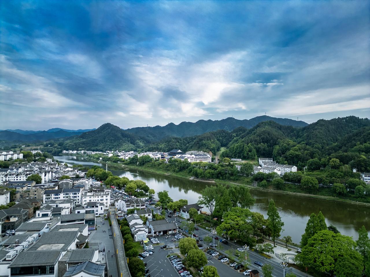 黄山一季度财政稳定！2026年一季度黄山全市地方财政收入25.6亿元，同比增