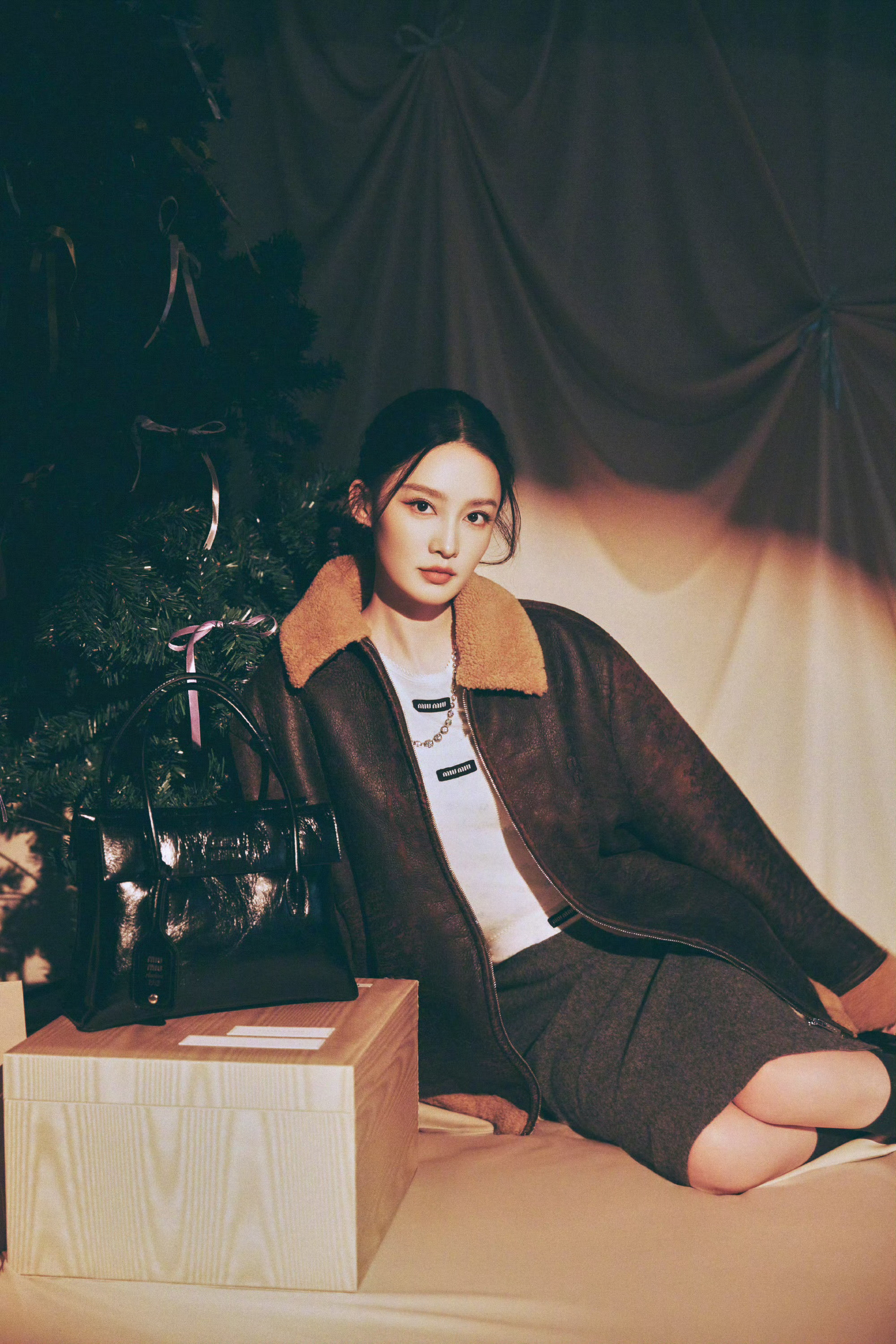 李沁、赵今麦、刘浩存、李庚希、向涵之miumiu圣诞大片没想到miumiu会接触