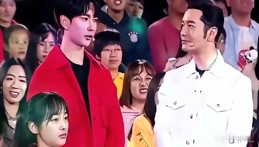 黄晓明看“鱼儿”那眼的动图居然传了整整三年还没凉！镜头里他随手递外套、把