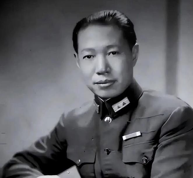 1954年，张群硬着头皮走进蒋介石办公室，低声说：“熊式辉在曼谷办厂亏光了，连饭