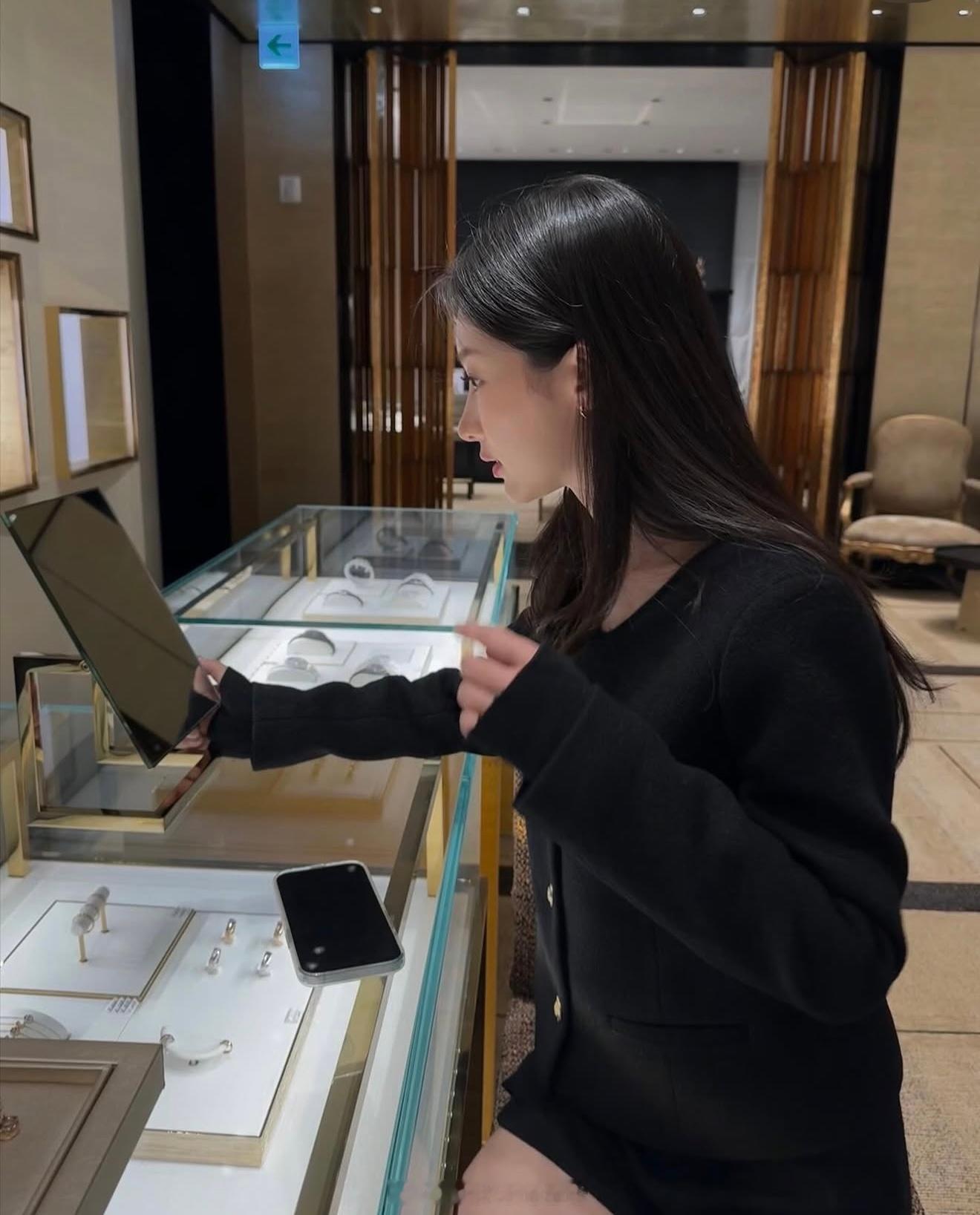 连续更新第2649天韩国时尚女生日常搭配周一来啦💨