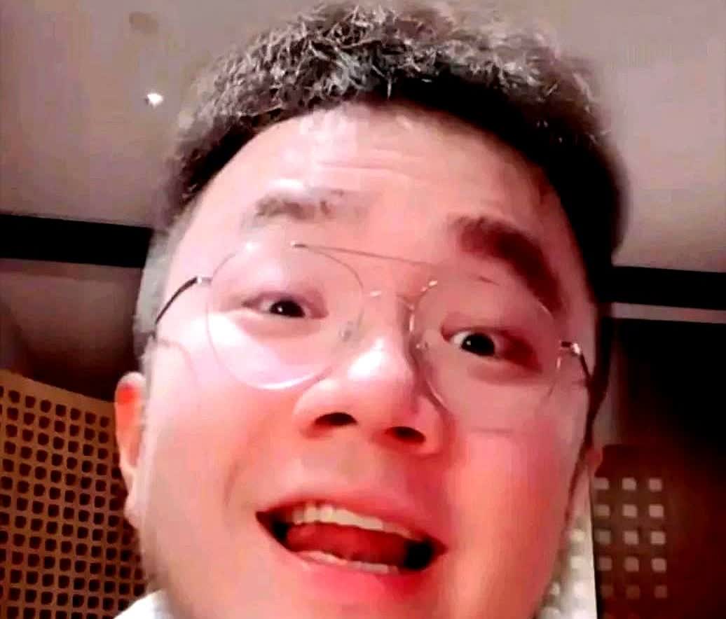 应对英达和英如镝的骚扰，巴图有如下的回复：最让我印象深刻的是那句“放马梗