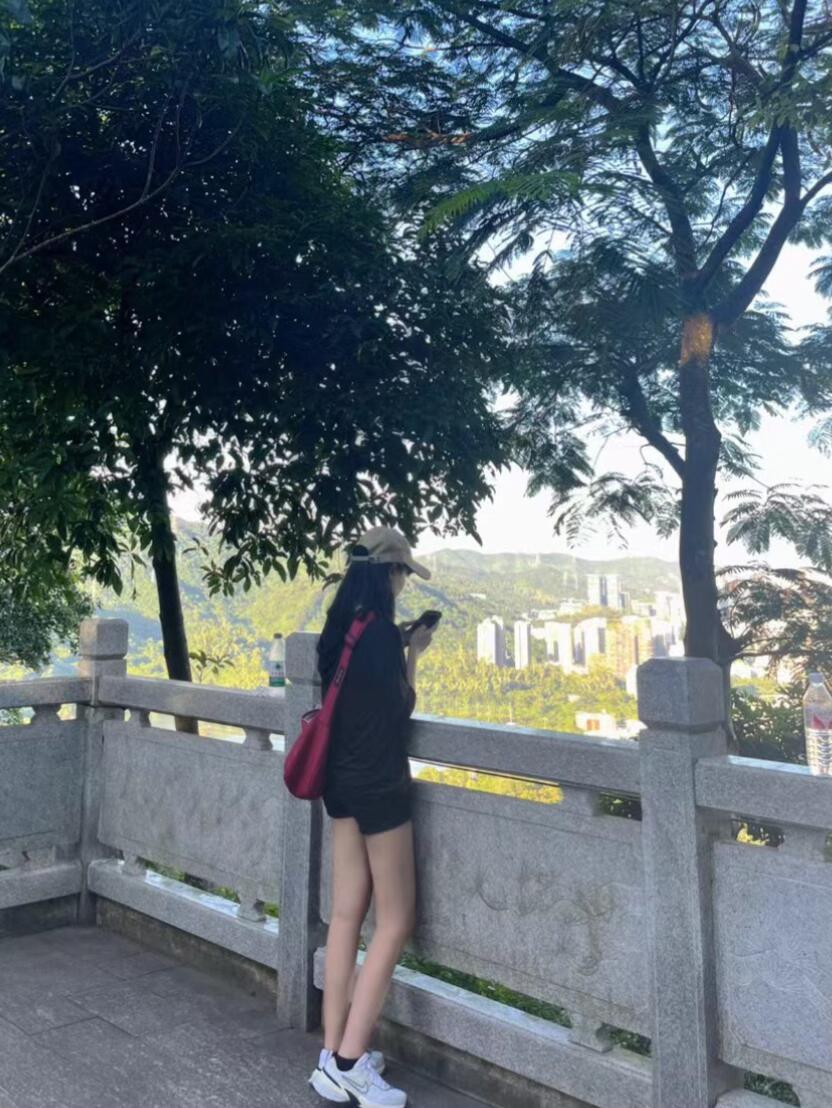 男人最好的补药，从来都是入心的女人。无关年岁大小，无关身材长相。是那个能