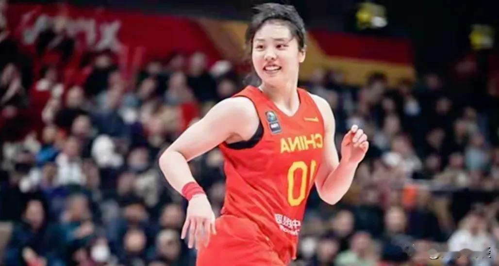 有一说一！接下来女篮的绝对主力百分之九十是这几人：1⃣️.李梦球风凶悍，作风
