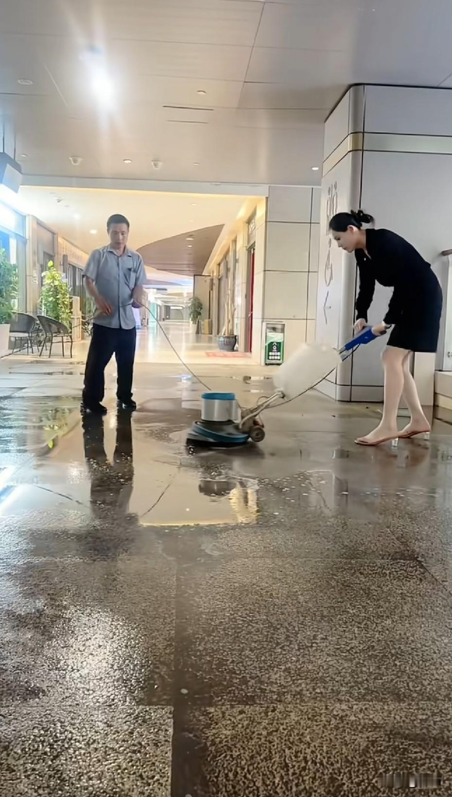 亲力亲为的领导不多了