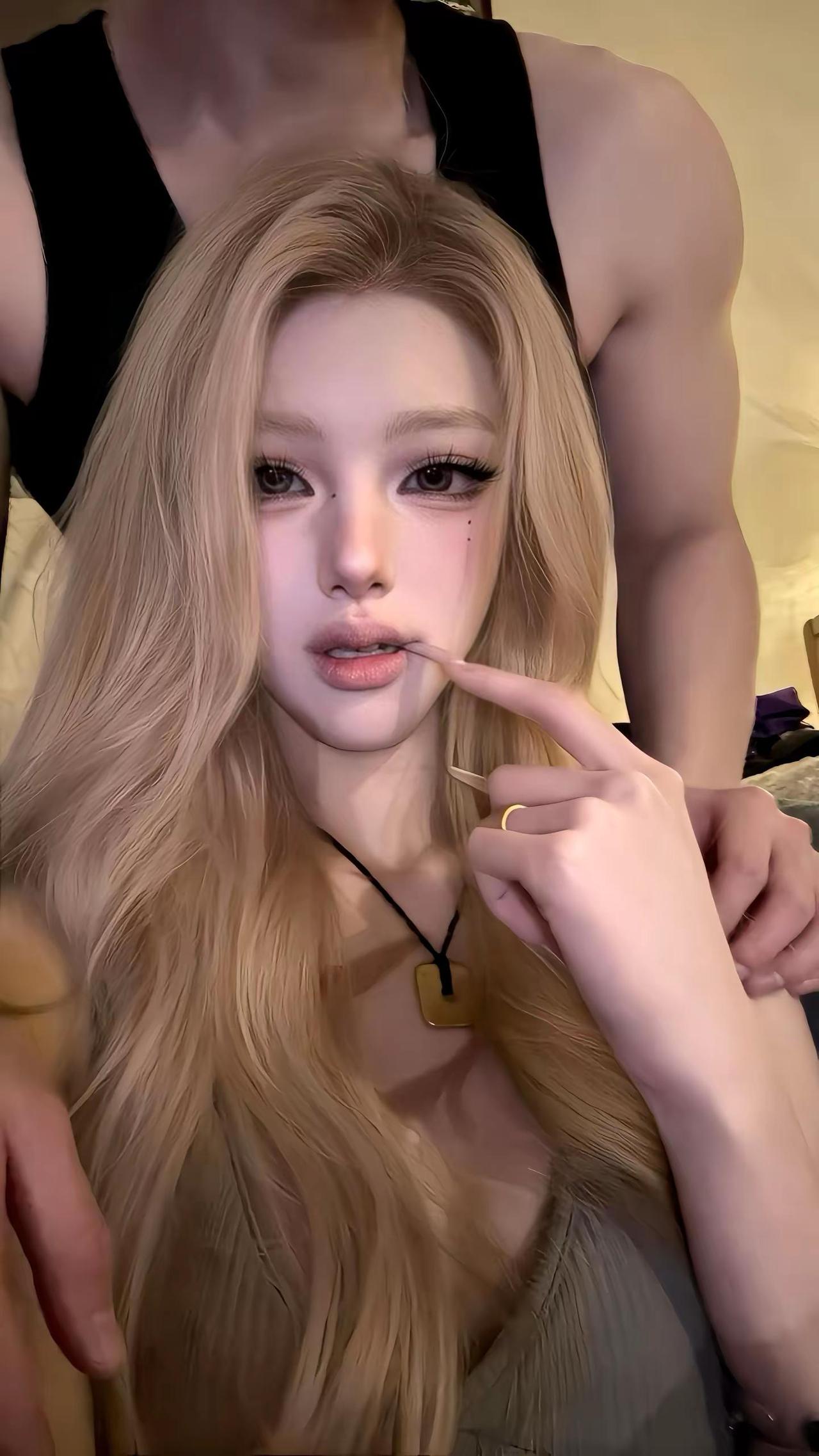 不相信任何女人除非那个女人是我。情侣拍照姿势射手