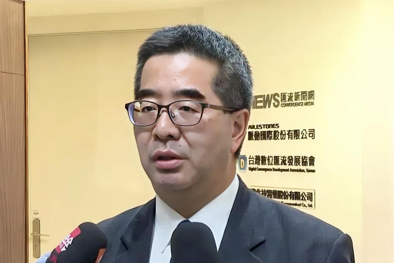 马英九大姐马以南、马英九妻子周美青5月21日晚突然联手发布声明，盼马能够退休、安