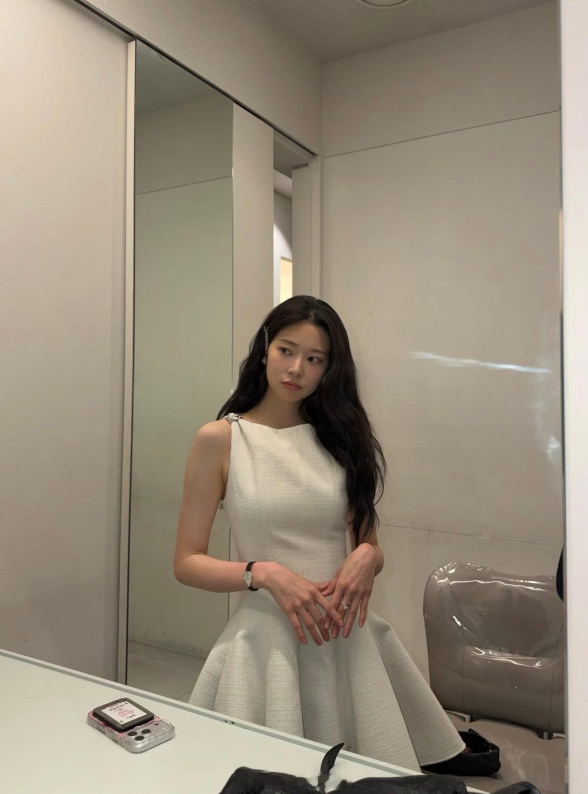 金珉周金珉周韩女明星自律管理喝美式普拉提做美容遛狗勾