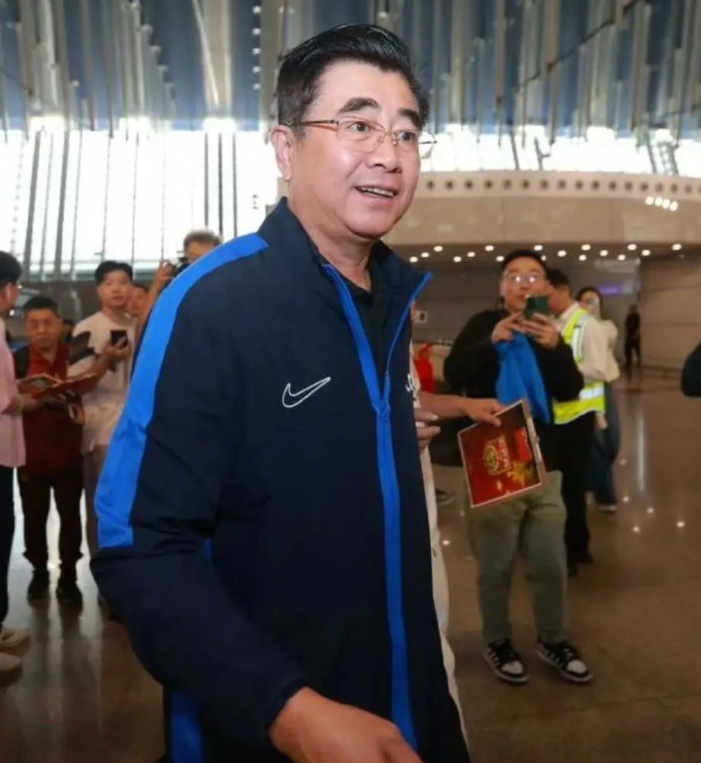 国足选帅还是由本土教练来担当!国足选帅从9月初启动至今还没有着落,满以为中国