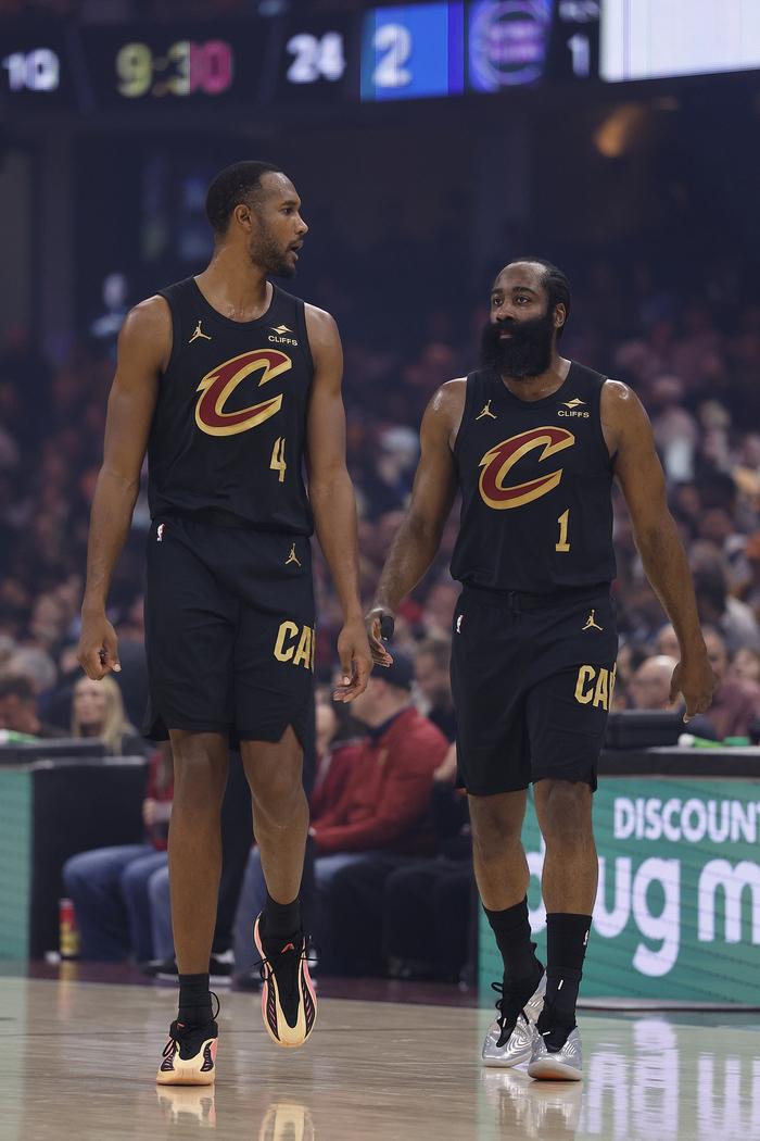 “当得知哈登得到29000分时，我惊呆了！”主帅阿特金森动情的说了3句话：1