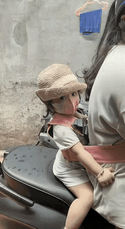 看见这么可爱的小姑娘，是不是有种想要生一个的冲动啊？