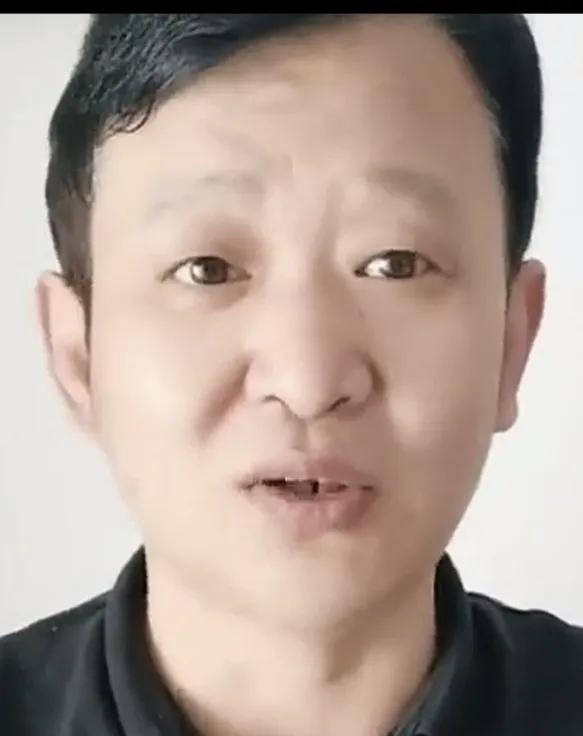 如何看豁牙刘“五问刀郎”刚刚刷到主播豁牙刘直播间的一段视频，他向刀郎提出五个