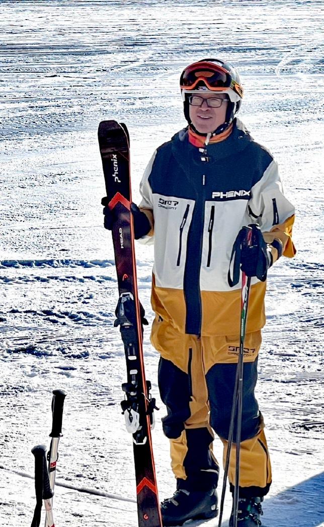 俞敏洪的全员信惹恼了谁？1.全员信以红色字体、不分段的语音转文字形式呈现，视