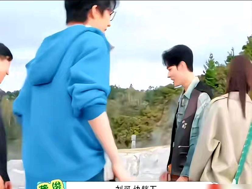 孙红雷看刘宇宁的眼神，藏不住了。那是一种老炮儿对后生的真心欣赏，不带半点客套。