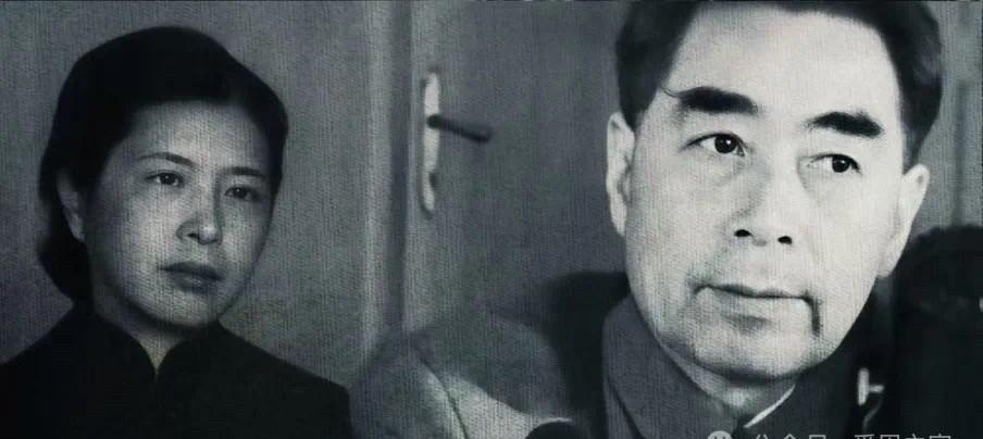 【周恩来总理的老照片】1963年12月20日，周恩来总理在开罗库巴宫举行记者招待