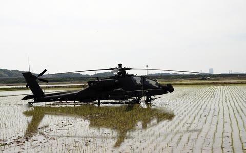 2026年5月18日，一架隶属于美国陆军第二步兵师的AH-64E“阿帕奇”直升机