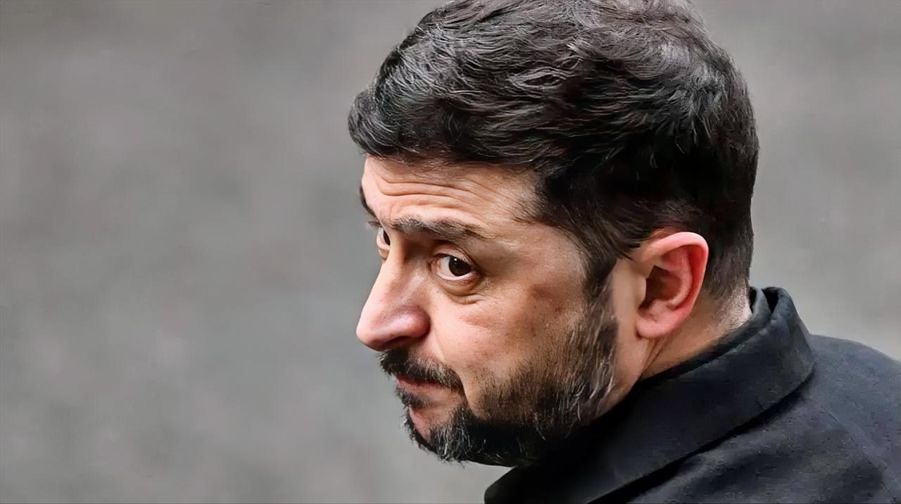 泽连斯基声称是俄罗斯主动求谈判的，但佩斯科夫回应的那句话，亮了！在回应是否前