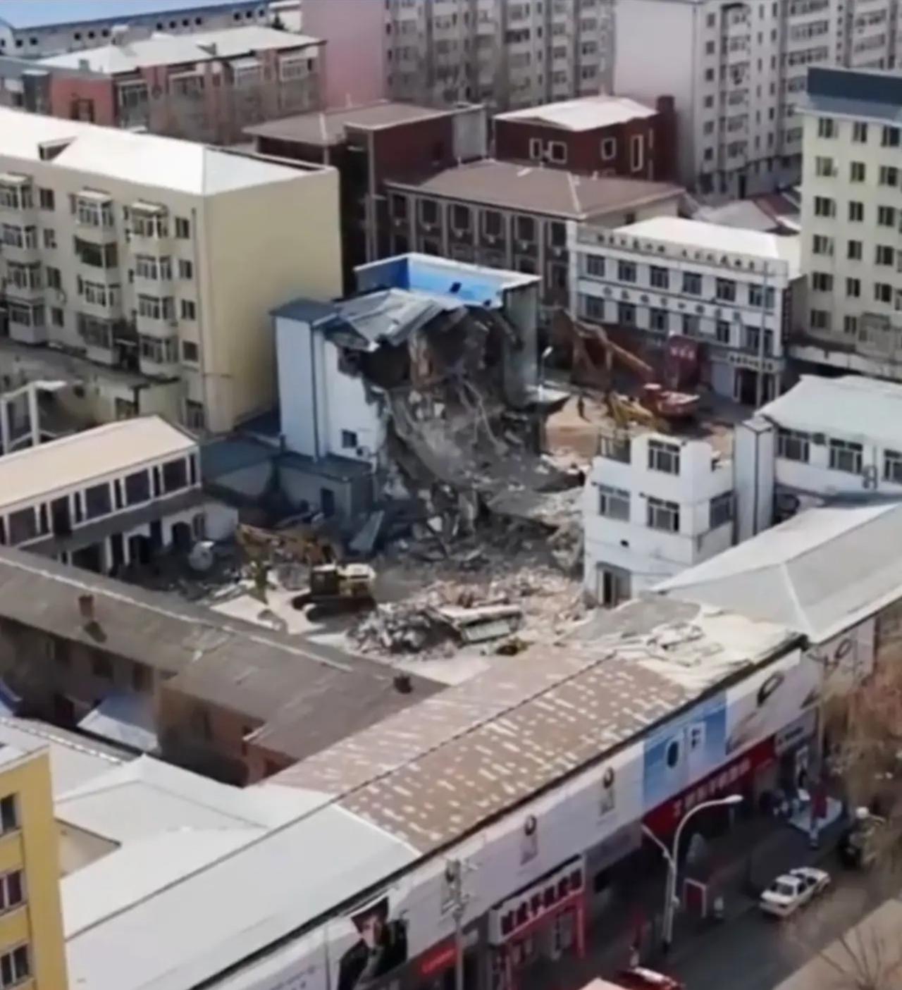 凌晨一声巨响，7条鲜活生命瞬间消逝，黑龙江海林这栋老楼坍塌，根本不是意外，是