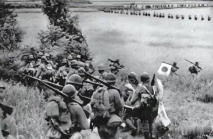 1945年，3000鬼子追杀一支国军“叫花子”部队1945年，3000鬼子追