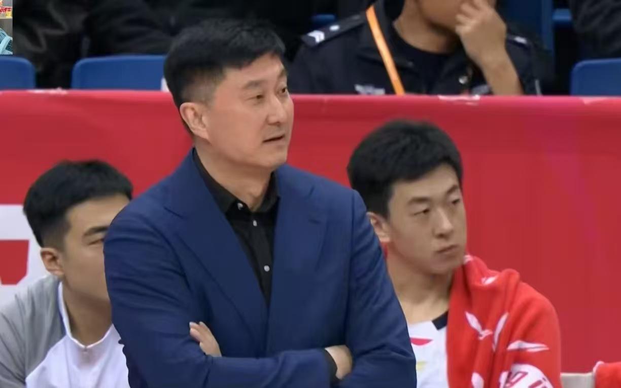 广东男篮110-105逆转青岛，一人狠狠打了杜峰教练的脸，赢球四大功臣排名：1