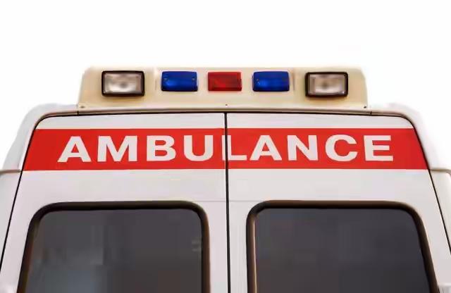 “80公里收3600元”的天价救护车，终于挨罚！但8.7万只是开始，真正该被抬上