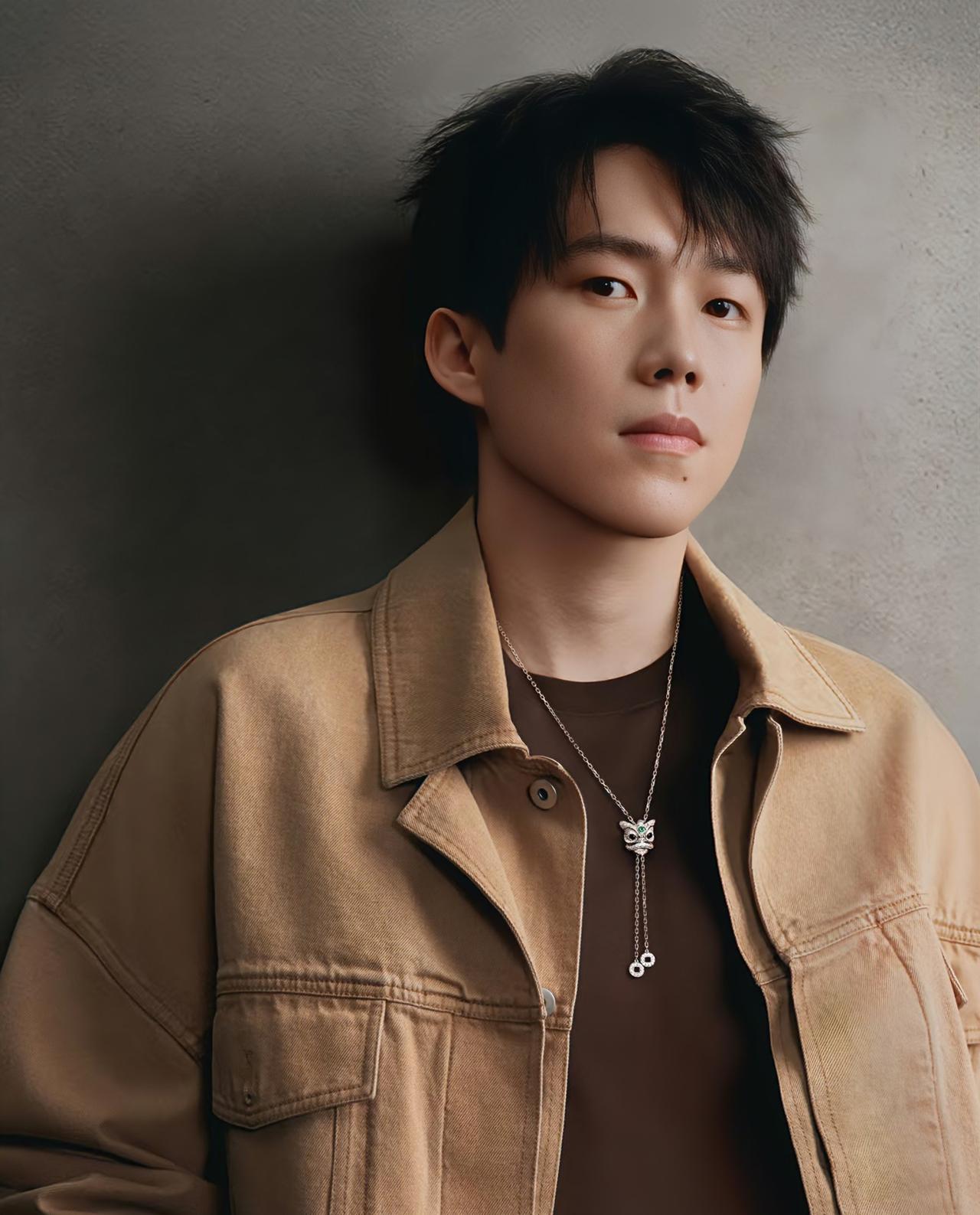 “戴个无框眼镜是文化少点的意思吗？”小嘴会叭叭说的王楚钦上线，他来到好友曹巍