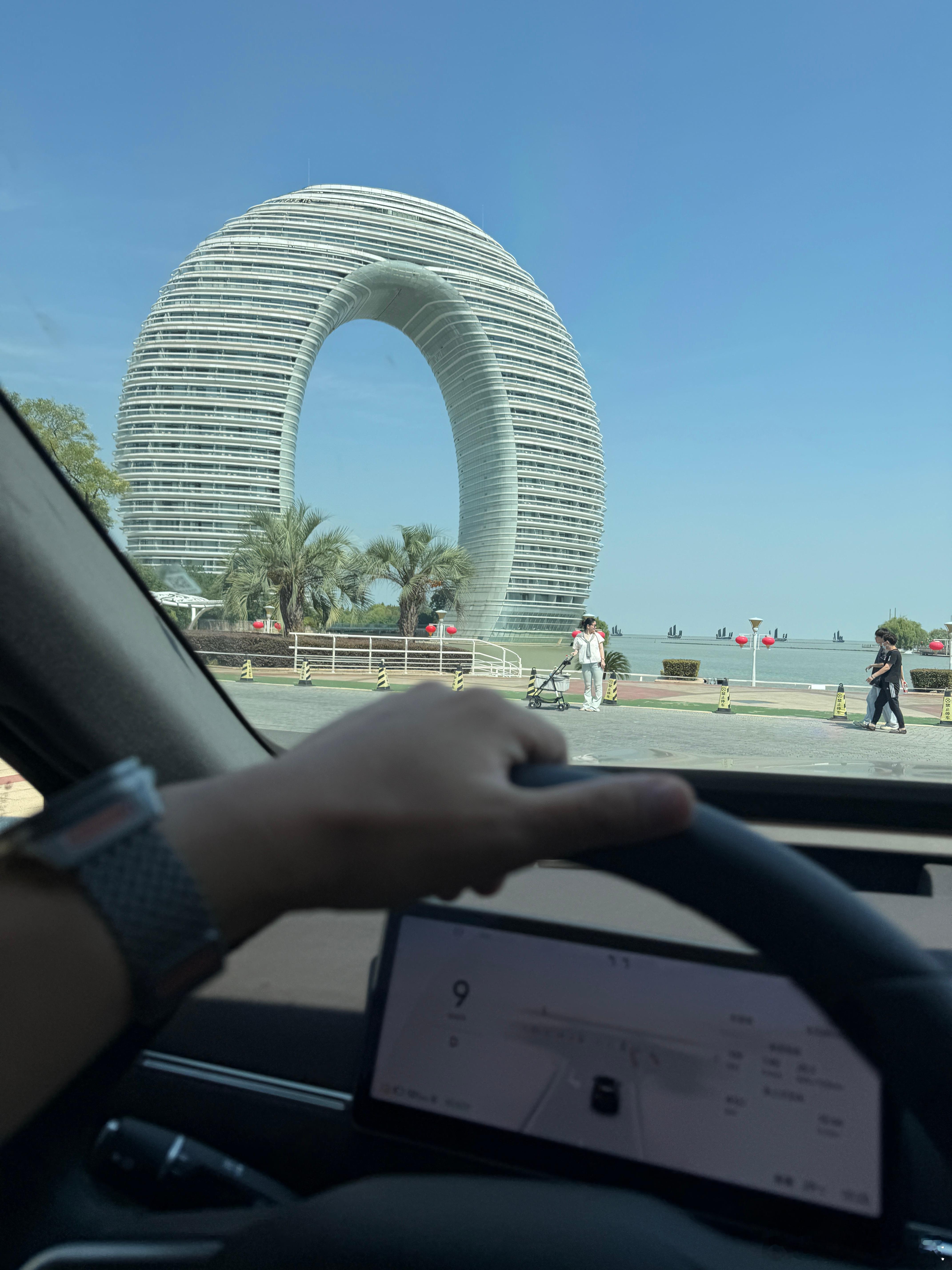 这酒店好像在高速上看到过腚腚的零跑d19​​​