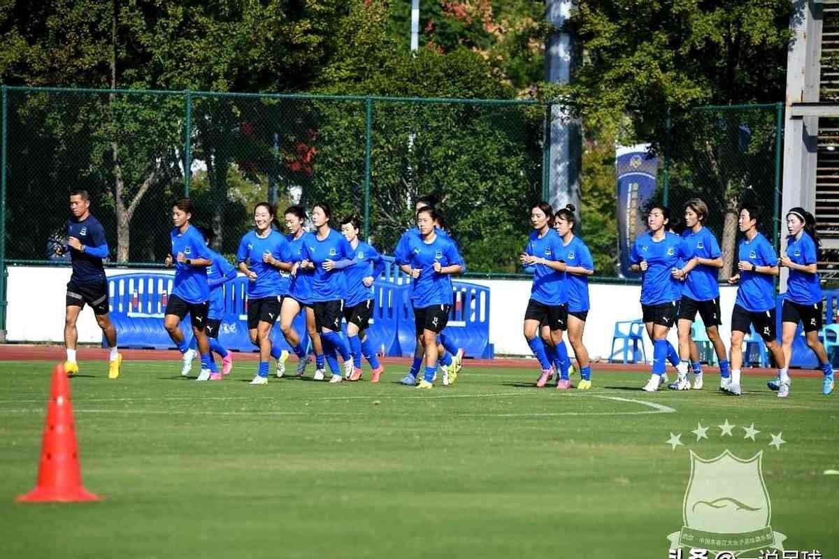 武汉江大女足，要踢一场凌晨两点的球，对手是非洲冠军。这不是什么友谊赛。输了回家