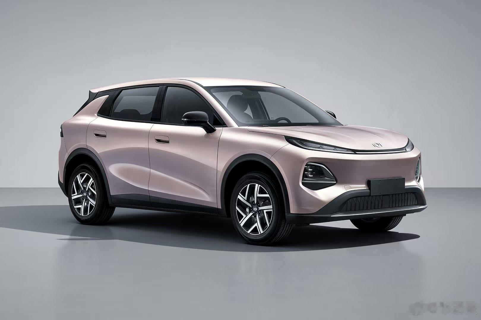 长安启源Q05为小型纯电SUV，车长4435mm，轴距2735mm，提供405