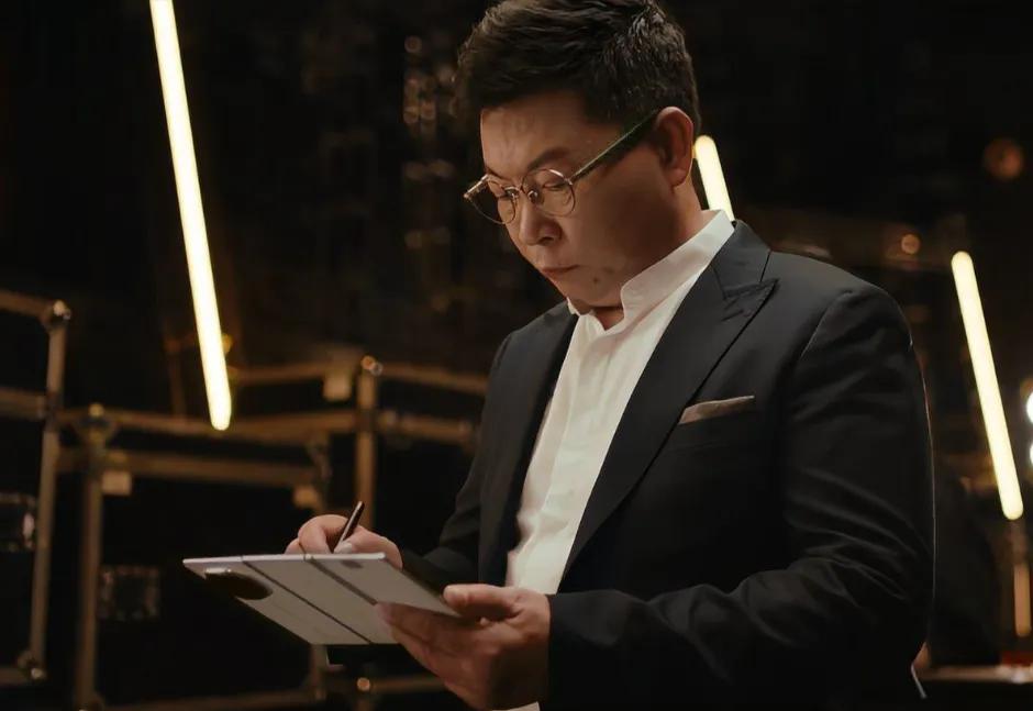 麒麟9050Pro问世，让华为赢得了三样东西！为什么全世界只有华为在走逻辑折叠
