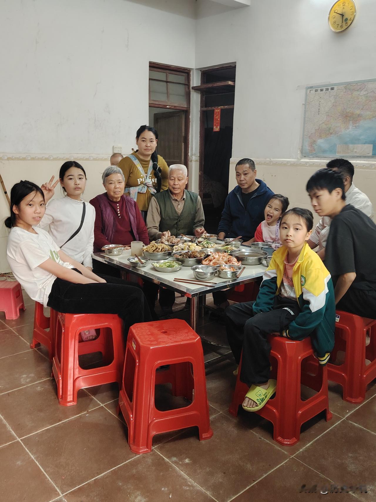 新年爱好打卡年夜饭就是一大家子一起吃饭